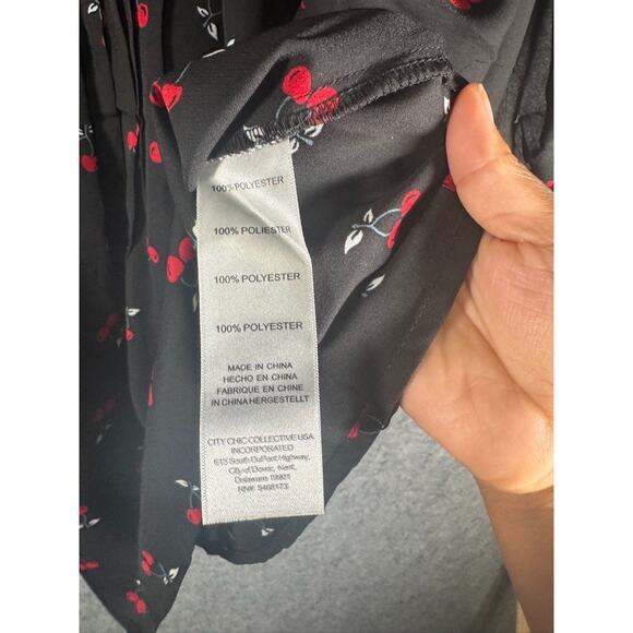 Avenue Blouse Women 22/24 Long Sleeve Black Roll Tab Cherry V Neck Office Casual - Picture 3 of 7